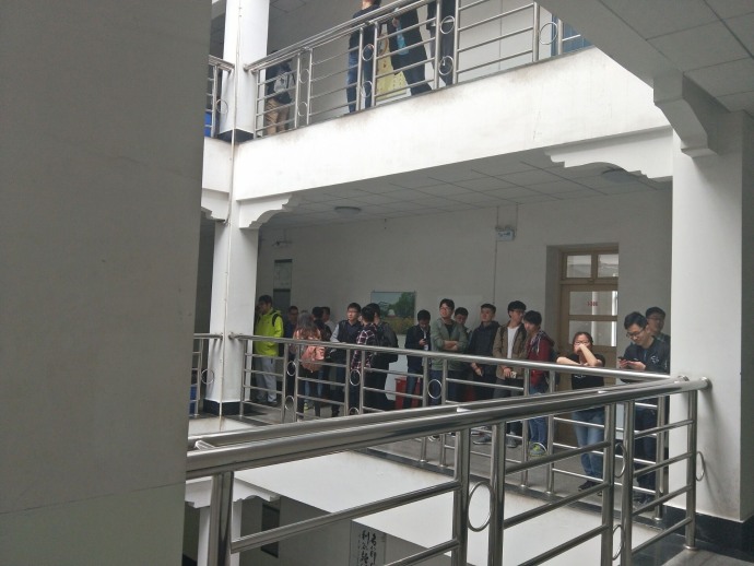 Wuhan students gathered 1