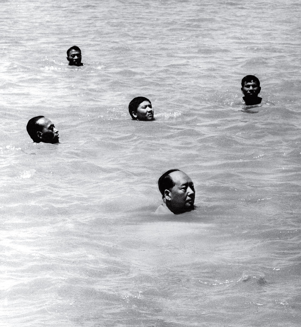 Mao swims in the Yangtze