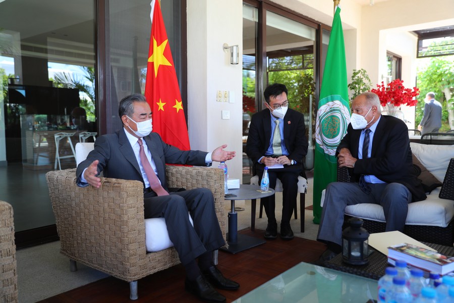 Chinese Foreign Minister Wang Yi meets with Arab League Secretary-General Ahmed Aboul-Gheit