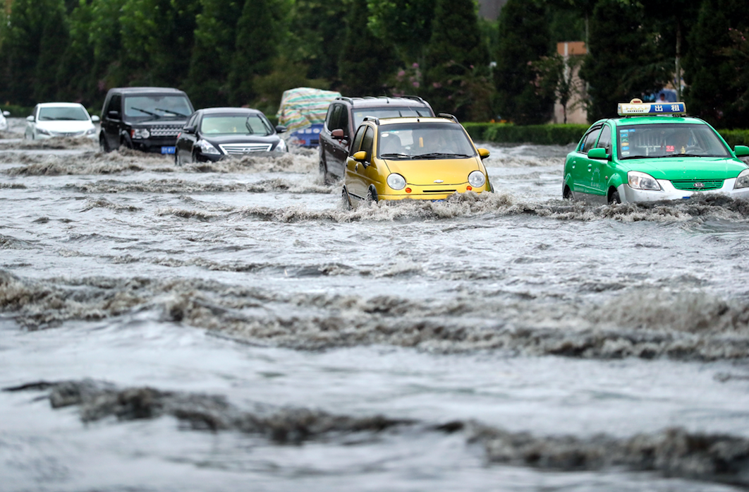 cars in floods in china