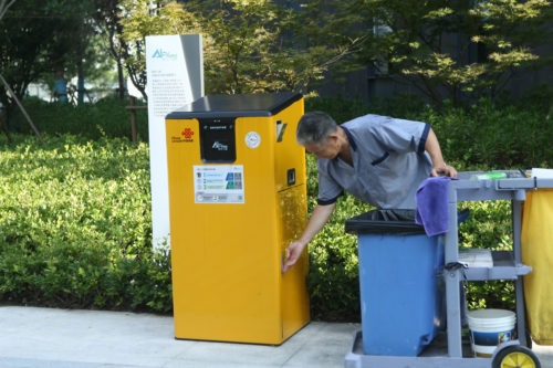 smart trashcan in shanghai