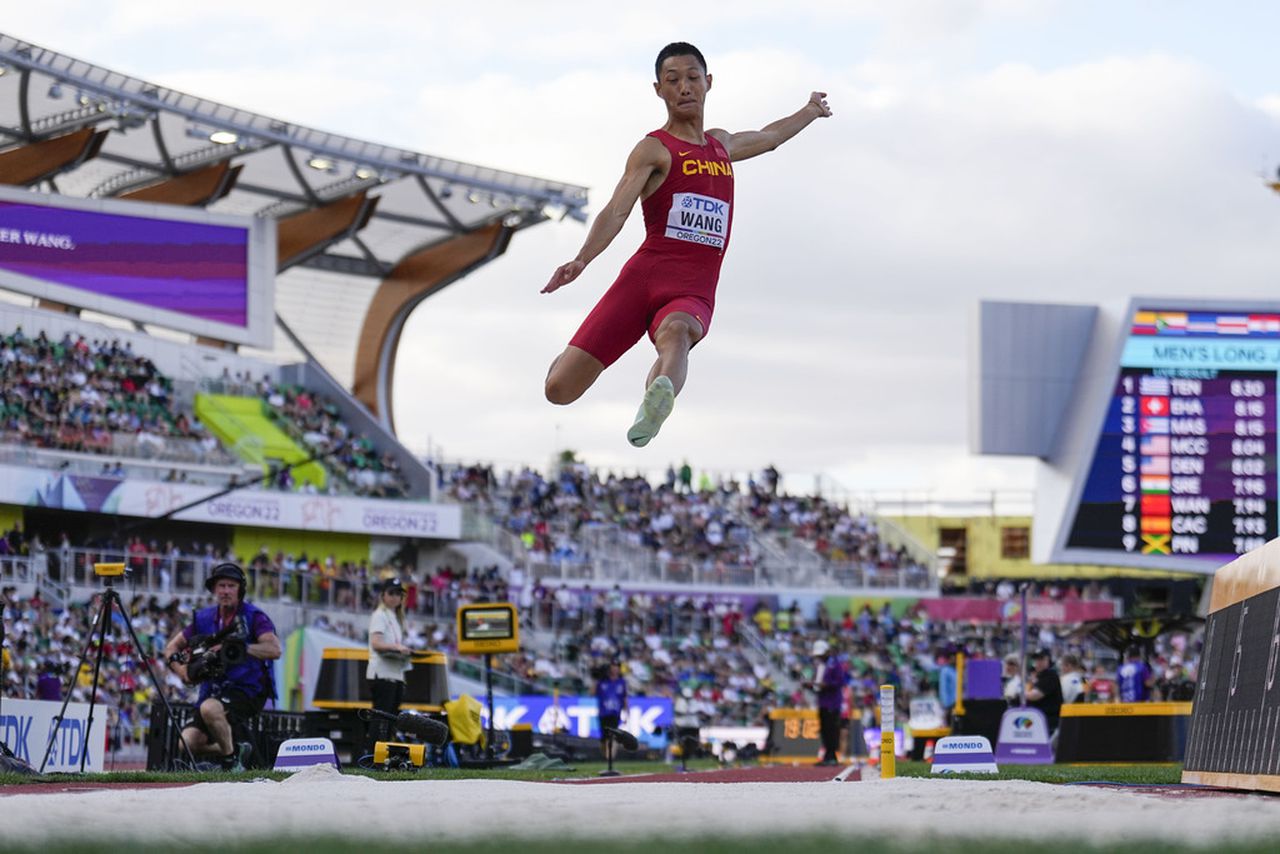 Wang Jianan wins China's first long jump gold at World Athletics